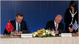 Ο πρωθυπουργός Γιώργος Παπανδρέου μαζί με τον Τούρκο ομόλογό του Ταγίπ Ερντογάν ...