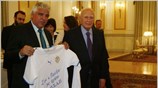 Στο Προεδρικό Μέγαρο βρέθηκε σήμερα αντιπροσωπεία του ΠΣΑΠ, προκειμένου να τιμήσει τον ...