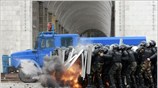 Τουλάχιστον 17 άνθρωποι έχασαν σήμερα τη ζωή τους και 142 τραυματίστηκαν στις ...