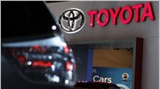 Το περίπτερο της Toyota στο Διεθνές Σαλόνι Αυτοκινήτου της Νέας Υόρκης. Οι ...