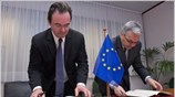 Ο υπουργός Οικονομικών Γιώργος Παπακωνσταντίνου και ο Βέλγος υπουργός Οικονομικών Didier Reynders ...