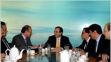 «Ο ιδιωτικός τομέας μπορεί να εγγυηθεί πως θα συνεχίσει να πληρώνει και ...