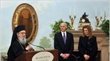O πρωθυπουργός Γιώργος Παπανδρέου και η σύζυγός του Αντα παρέστησαν στο επίσημο ...