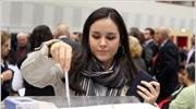 Μέλη της Νέας Δημοκρατίας ψηφίζουν στο συνεδριακό κέντρο «Ι. Βελλίδης» στις εκλογές ...