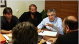 Ο υφυπουργός Αγροτικής Ανάπτυξης και Τροφίμων Μιχάλης Καρχιμάκης (2Δ) συναντήθηκε με τα ...