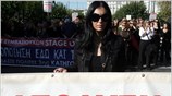 Εργαζόμενοι στα προγράμματα Stage και συμβασιούχοι του δημοσίου διαδηλώνουν στο κέντρο της ...