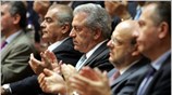 «Δύο μέρες χρειάστηκαν για να ζήσουμε τη μετάλλαξη του κ. Παπανδρέου», παρατήρησε ...