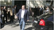 Ο πρόεδρος της ΝΔ Κώστας Καραμανλής βγαίνει από τα γραφεία του κόμματος ...