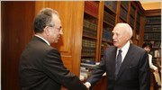 Τα επίσημα αποτελέσματα των εκλογών ανακοίνωσε στον Πρόεδρο της Δημοκρατίας κ. Κάρολο ...