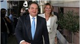 Ο Κώστας Καραμανλής συνοδευόμενος από την σύζυγό του Νατάσα, φθάνει στα κεντρικά ...