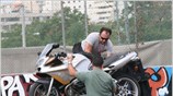 Αστυνομικοί της Ασφάλειας που ερευνούσαν τις υποθέσεις ληστειών σε σούπερ μάρκετ τον ...