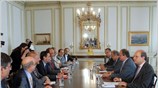 Ο πρωθυπουργός Κώστας Καραμανλής συναντήθηκε σήμερα στο Μέγαρο Μαξίμου με το προεδρείο ...