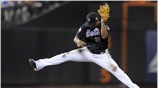 Ο Anderson Hernandez των New York Mets πιάνει το μπαλάκι την ώρα ...
