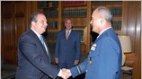 Ο πρωθυπουργός Κώστας Καραμανλής συναντήθηκε με τον νέο αρχηγό ΓΕΕΘΑ, Ιωάννη Γιάνγκο. ...