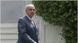 Ο υπουργός Aμυνας, B. Μεϊμαράκης κατά την έξοδο του μετά την συνάντηση ...