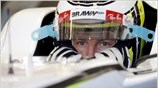 Ο Jenson Button, της Brawn GP, ετοιμάζεται για την πρώτη περίοδο των ...