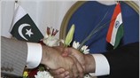 Οι πρωθυπουργοί της Ινδίας και του Πακιστάν άρχισαν συνομιλίες σήμερα στο αιγυπτιακό ...