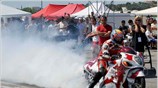 Στιγμιότυπο από τους αγώνες επιτάχυνσης (dragster), που πραγματοποιήθηκαν στην Τρίοδο Μεσσήνης το ...