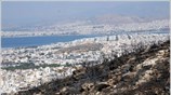 Ο,τι απέμεινε από τη φωτιά στους πρόποδες του Υμηττού. ...