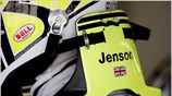 Ο Βρετανός οδηγός της Brawn GP, Jenson Button πριν βγει στην πίστα ...