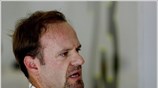 Ο Βραζιλιάνος οδηγός της Brawn GP, Rubens Barrichello πριν βγει στην πίστα ...