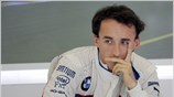 Ο Πολωνός οδηγός της BMW Sauber, Robert Kubica πριν βγει στην πίστα ...