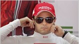Ο Βραζιλιάνος οδηγός της Ferrari, Felipe Massa πριν βγει στην πίστα της ...