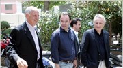 Ο πρόεδρος του ΠΑΣΟΚ Γιώργος Παπανδρέου φθάνει μαζί με τους Γιώργο Παπακωνσταντίνου ...