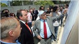 Ο πρωθυπουργός Κ. Καραμανλής επισκέφθηκε το μεσημέρι μαζί με τον υπουργό ΠΕΧΩΔΕ ...