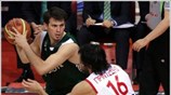 Το «φιλί της ζωής» έδωσε στον Ολυμπιακό τόσο η νίκη με 74-70 ...