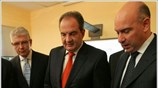 Ο πρωθυπουργός Κ. Καραμανλής επισκέφθηκε το πρωί την πρότυπη «σχολική τάξη του ...