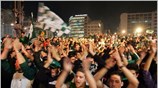 Φίλαθλοι του Παναθηναϊκού πανηγυρίζουν την κατάκτηση του πέμπτου Ευρωπαϊκού Πρωταθλήματος μετά τη ...