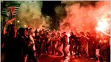 Φίλαθλοι του Παναθηναϊκού πανηγυρίζουν την κατάκτηση του πέμπτου Ευρωπαϊκού Πρωταθλήματος μετά τη ...