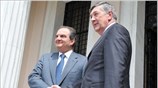 Ο πρωθυπουργός Κώστας Καραμανλής συναντήθηκε με τον προεδρεύοντα του Τριμελούς Προεδρείου της ...