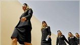 Από το Μπαχρέιν δεν θα μπορούσαν να λείψουν και τα «grid girls». ...