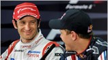 Jarno Trulli και Sebastian Vettel αστειεύονται κατά τη διάρκεια της συνέντευξης Τύπου, ...