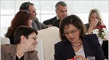 Η γ.γ. του ΚΚΕ Αλέκα Παπαρήγα συνομιλεί με την  Βάσω Παπανδρέου ...