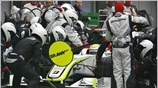 Ανεφοδιασμός για την Brawn του Jenson Button. Ο Βρετανός οδηγός τερμάτισε στην ...