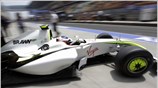 Ο Rubens Barrichello «βγάζει» την Brawn GP στην πίστα της Σαγκάης. ...