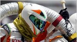 Μηχανικοί της Force India ετοιμάζονται να ανεφοδιάσουν με καύσιμα το μονοθέσιο του ...