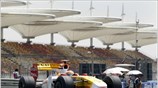 Ο Fernando Alonso της Renault κατετάγη 19ος στη δεύτερη περίοδο των δοκιμαστικών ...