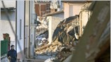 Αστυνομικοί περιπολούσαν όλη τη νύχτα στην Λ'Ακουιλα, που μοιάζει με πόλη-φάντασμα, για ...