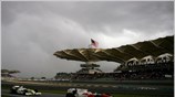 Το Grand Prix της Μαλαισίας διακόπηκε από τους αγωνοδίκες μετά από 33 ...