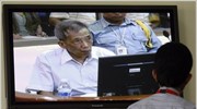 Ο «Ντουκ», ο αρχιβασανιστής του καθεστώτος των Ερυθρών Χμερ, παραδέχθηκε σήμερα ενώπιον ...