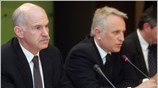 Ο πρόεδρος του ΠΑΣΟΚ Γιώργος Παπανδρέου συνομιλεί με τον γραμματέα του Εθνικού ...
