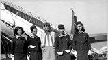 Αεροσυνοδοί της Ολυμπιακής την δεκαετία του 1960. ...