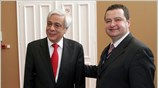 Ο υπουργός Εσωτερικών Προκόπης Παυλόπουλος (Α) και ο Σέρβος ομόλογος του Ivica ...
