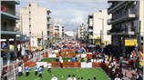 Σε μία τεράστια… αλάνα μετέτρεψαν χιλιάδες παιδιά, χθες το πρωί, μία από ...