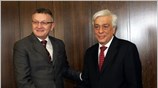 Ο υπουργός Εσωτερικών Προκόπης Παυλόπουλος και ο Μαυροβούνιος ομόλογος του Zoran Becovic ...
