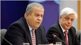 Ο υπουργός Εσωτερικών Προκόπης Παυλόπουλος με τον υφυπουργό Αθανάσιο Νάκο στην παρουσίαση ...